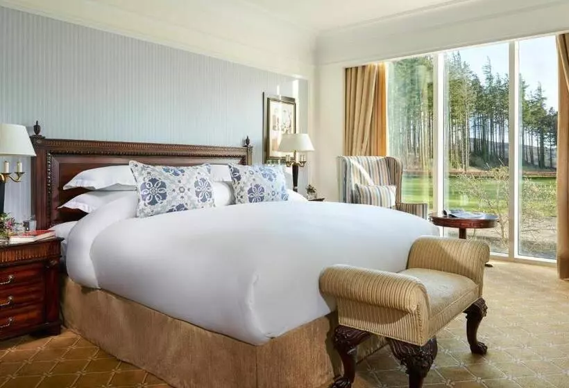 キングサイズベッドのスタンダードルーム, Powerscourt Hotel, Autograph Collection