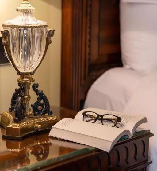 キングサイズベッドのスタンダードルーム, Powerscourt Hotel, Autograph Collection