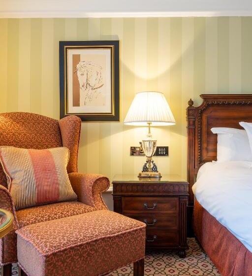 غرفة سوبيريور ثلاثية, Powerscourt Hotel, Autograph Collection