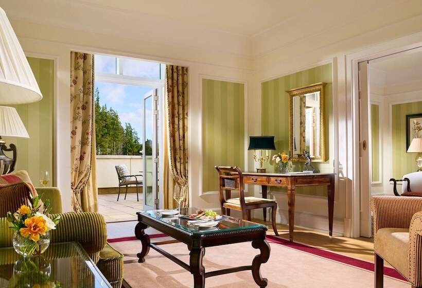 جناح مطلّ علي الجبل, Powerscourt Hotel, Autograph Collection
