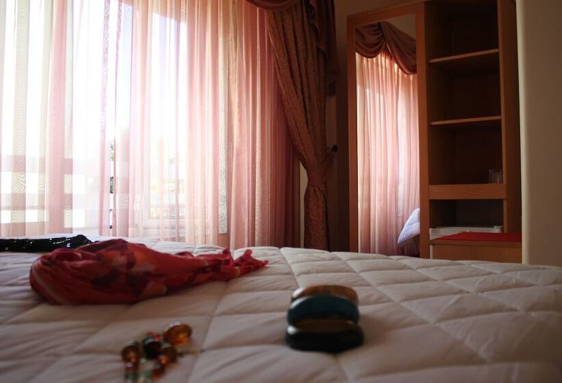 غرفة قياسية ثلاثية, Quasar