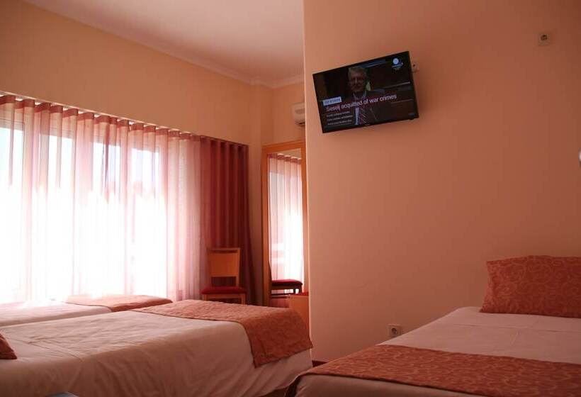 غرفة قياسية ثلاثية, Quasar