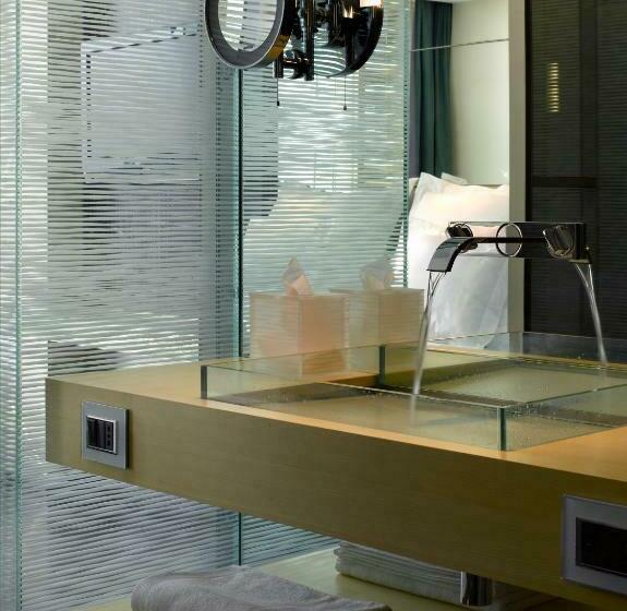 اتاق لوکس, Romeo Napoli