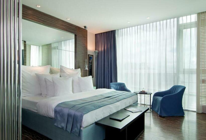 سوییت جونیور, Romeo Napoli