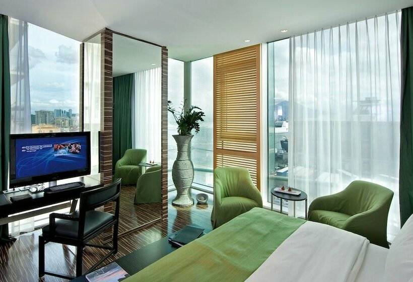 اتاق سوپریور, Romeo Napoli