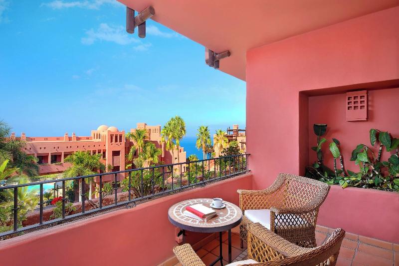 سوئیت جونیور با تخت بزرگ, The Ritzcarlton Tenerife, Abama
