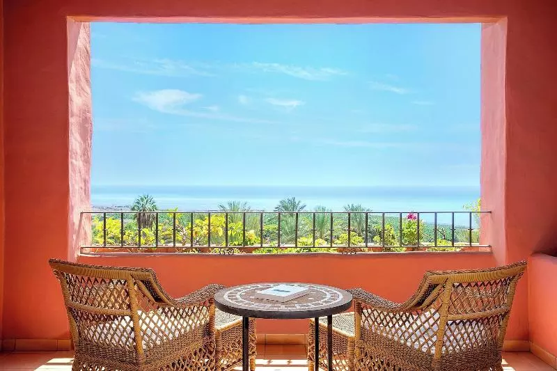 سوئیت جونیور با تخت بزرگ, The Ritzcarlton Tenerife, Abama