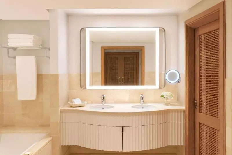 سوئیت جونیور با تخت بزرگ, The Ritzcarlton Tenerife, Abama
