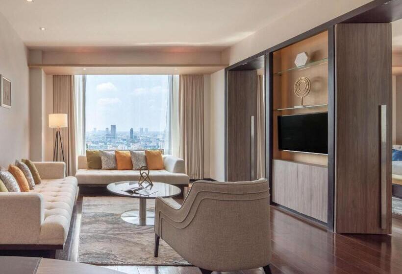 Deluxe Suite King Bed, Vie Hotel Bangkok, Mgallery