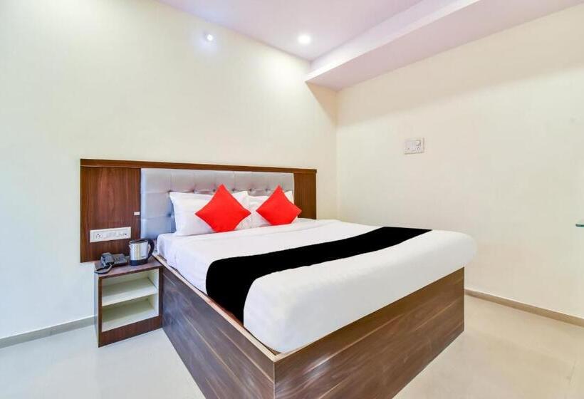 غرفة قياسية, Capital O Nag516 Hotel Lake View