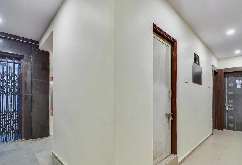 غرفة قياسية, Capital O Nag516 Hotel Lake View