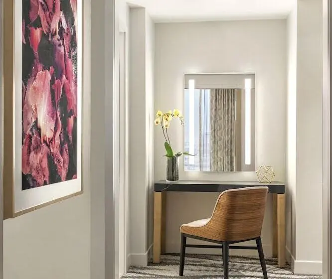 Suite King Bed