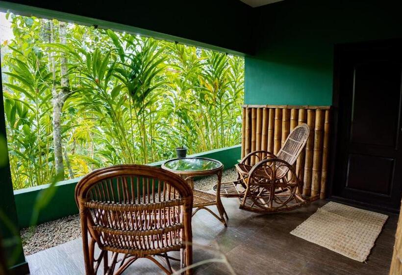 수피리어 스위트, Edens Munnar