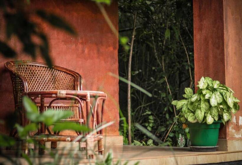 오두막, Edens Munnar