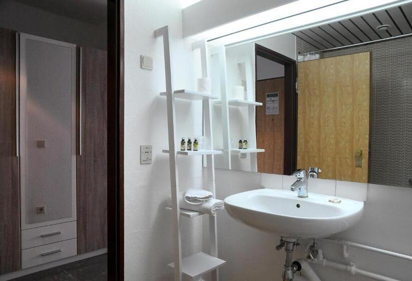 آپارتمان 1 خوابه, Seeger Living Classic East