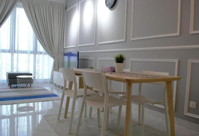 Apartament 2 Dormitoare, Zulanie Suite Troika Residence, Spacious And Cozy With Pool, Free Wifi & Netflix In Golden Triangle