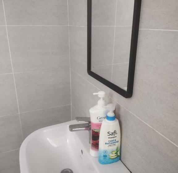 Suite Familiar, Zulanie Suite Troika Residence, Spacious And Cozy With Pool, Free Wifi & Netflix In Golden Triangle