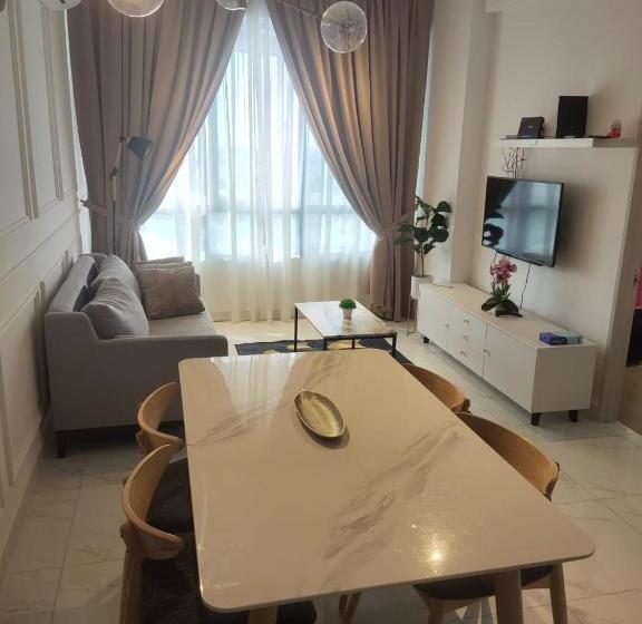 패밀리 스위트, Zulanie Suite Troika Residence, Spacious And Cozy With Pool, Free Wifi & Netflix In Golden Triangle