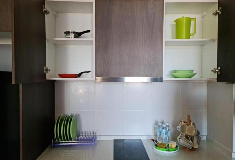 Suite Familiar, Zulanie Suite Troika Residence, Spacious And Cozy With Pool, Free Wifi & Netflix In Golden Triangle