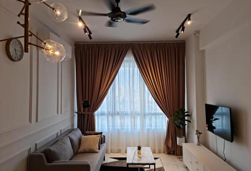 Suite Familiar, Zulanie Suite Troika Residence, Spacious And Cozy With Pool, Free Wifi & Netflix In Golden Triangle