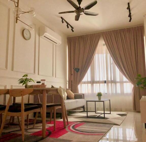 Suite 2 Dormitoare, Zulanie Suite Troika Residence, Spacious And Cozy With Pool, Free Wifi & Netflix In Golden Triangle