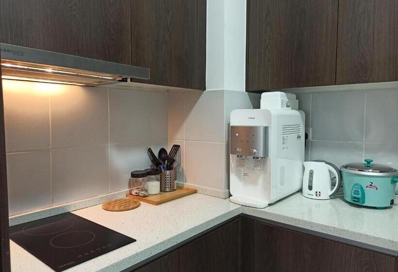 침실 2개 아파트, Zulanie Suite Troika Residence, Spacious And Cozy With Pool, Free Wifi & Netflix In Golden Triangle