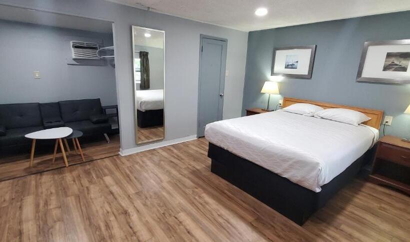 اتاق لوکس, Travelers Inn