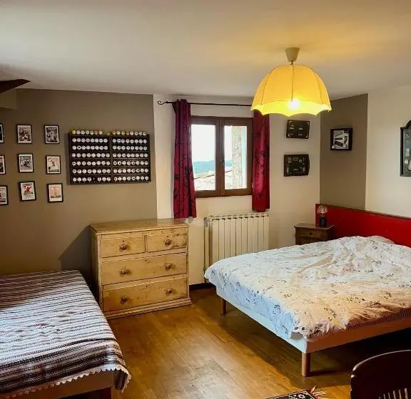 Comfort Kolmen Hengen Huone, Les Garennes
