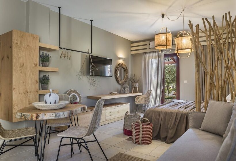 Семейный Номер Deluxe, Avithos Resort