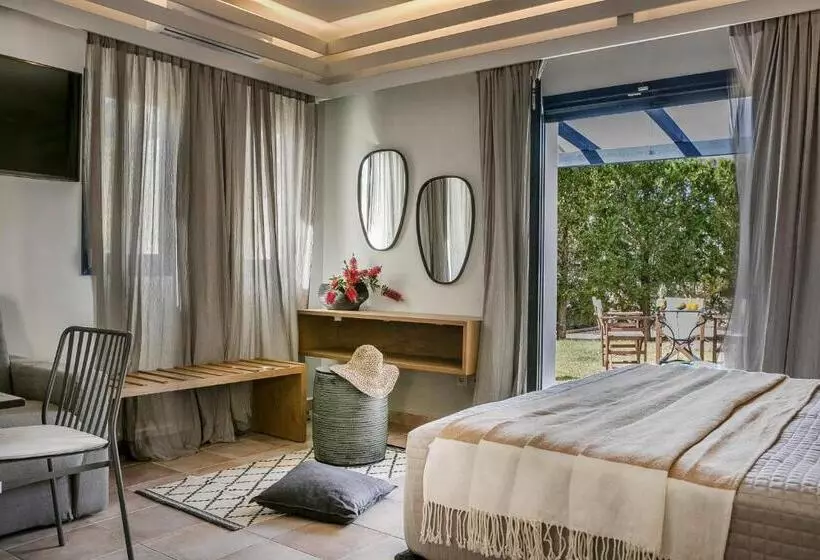 استودیو خانوادگی, Avithos Resort