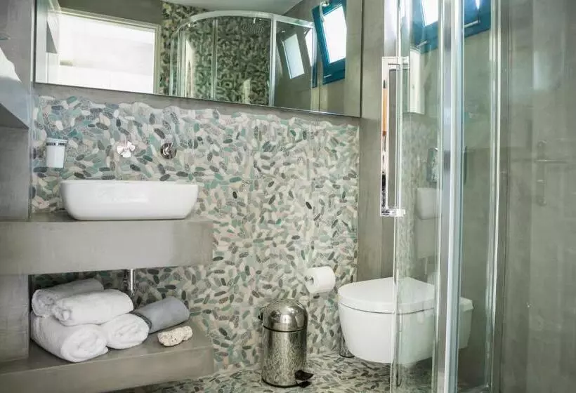 استودیوی لوکس, Avithos Resort