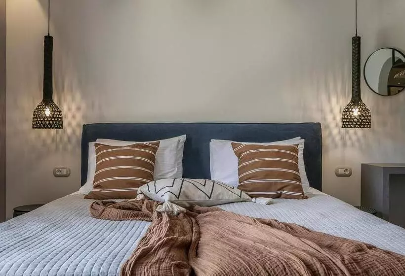 استودیوی لوکس, Avithos Resort
