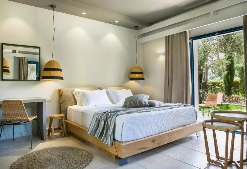 استودیوی لوکس, Avithos Resort