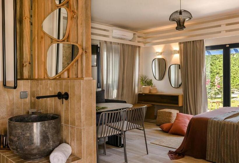 Семейный Номер Deluxe, Avithos Resort