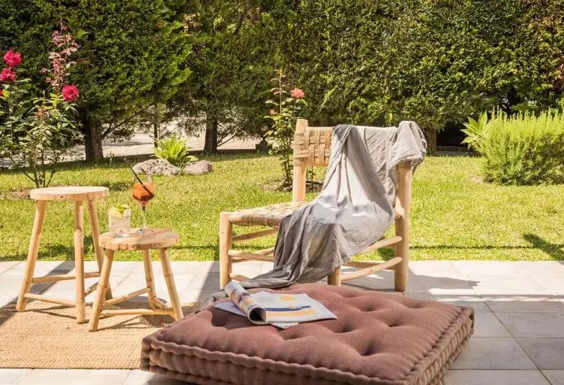 اتاق لوکس خانوادگی, Avithos Resort