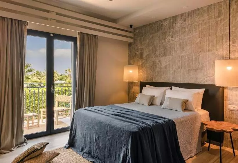 اتاق لوکس خانوادگی, Avithos Resort