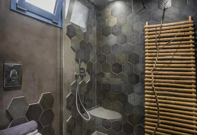 اتاق لوکس خانوادگی, Avithos Resort