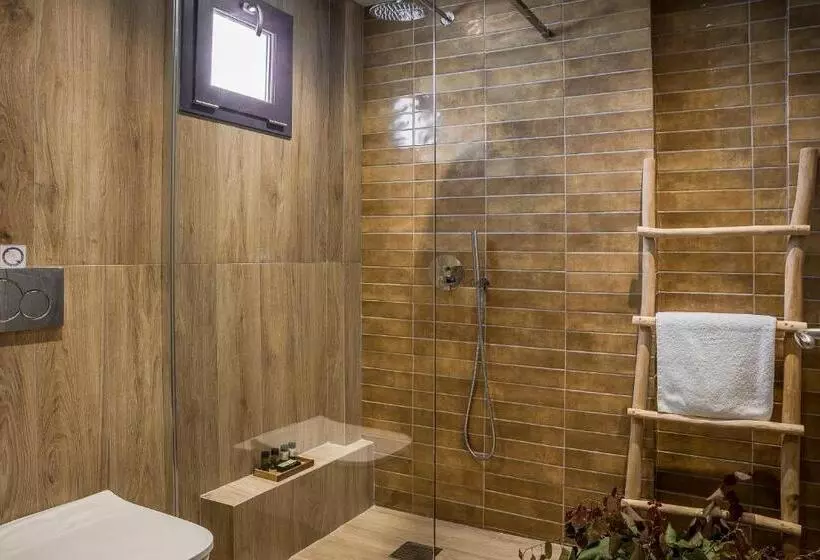 استودیوی استاندارد, Avithos Resort