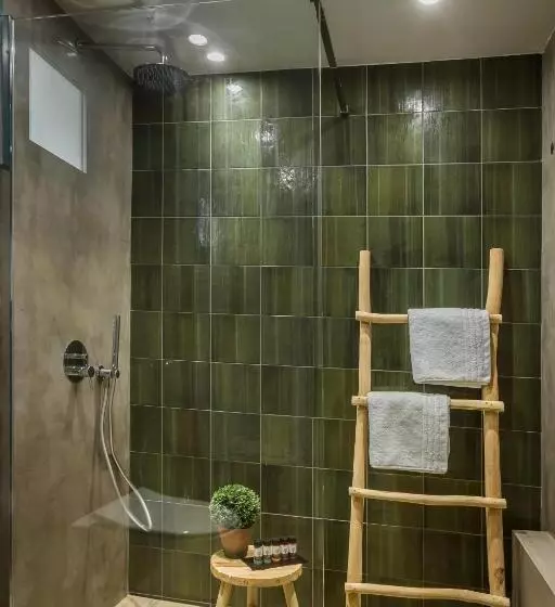 اتاق لوکس خانوادگی, Avithos Resort