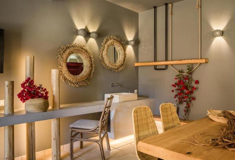 Семейный Номер Deluxe, Avithos Resort