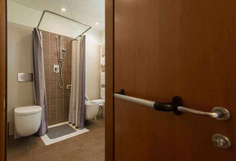 Трехместный Номер Классика, Accademia