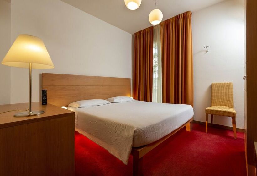 Номер Superior, Accademia