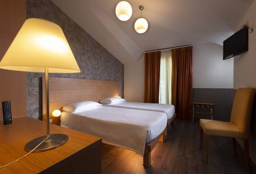 Номер Superior, Accademia