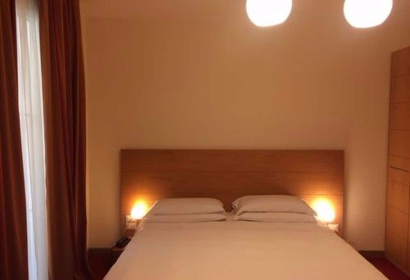 Quarto Superior, Accademia