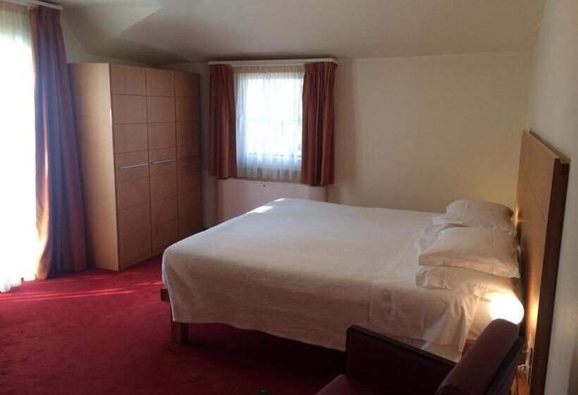 Трехместный Номер Классика, Accademia