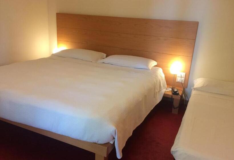 Трехместный Номер Классика, Accademia