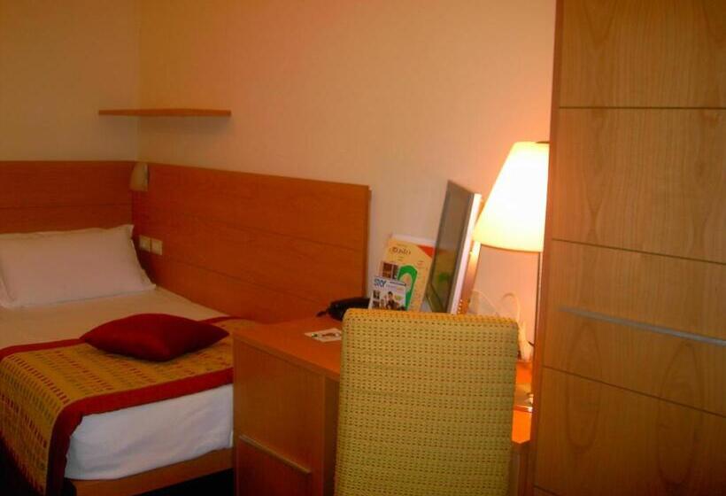Quarto Estandar Individual, Accademia