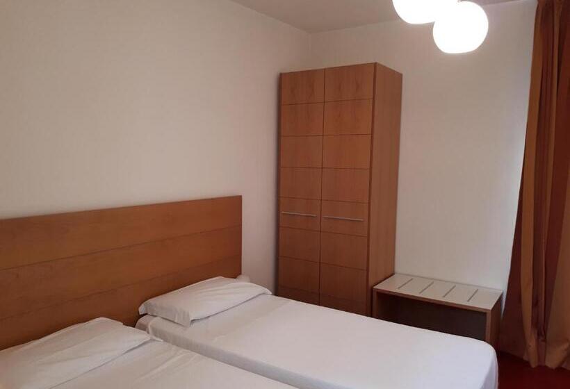 Номер Стандарт, Accademia