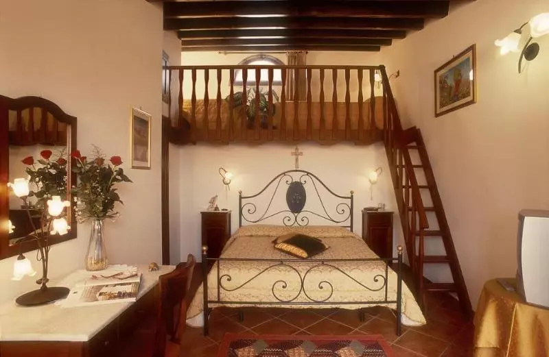 اتاق سوپریور سه تخته, Villa Dafne