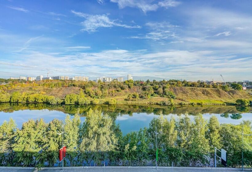 اتاق استاندارد با چشمانداز رودخانه, Aquarium